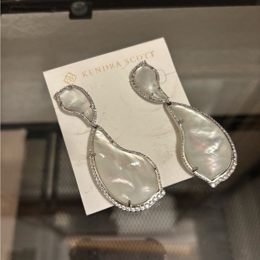 Kendra Scott Teddi drop earrings NWT